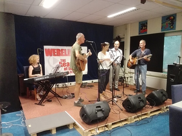 Live opname: In de Wereldstad radio Studio theatergroep Als de draak de kop op steekt
